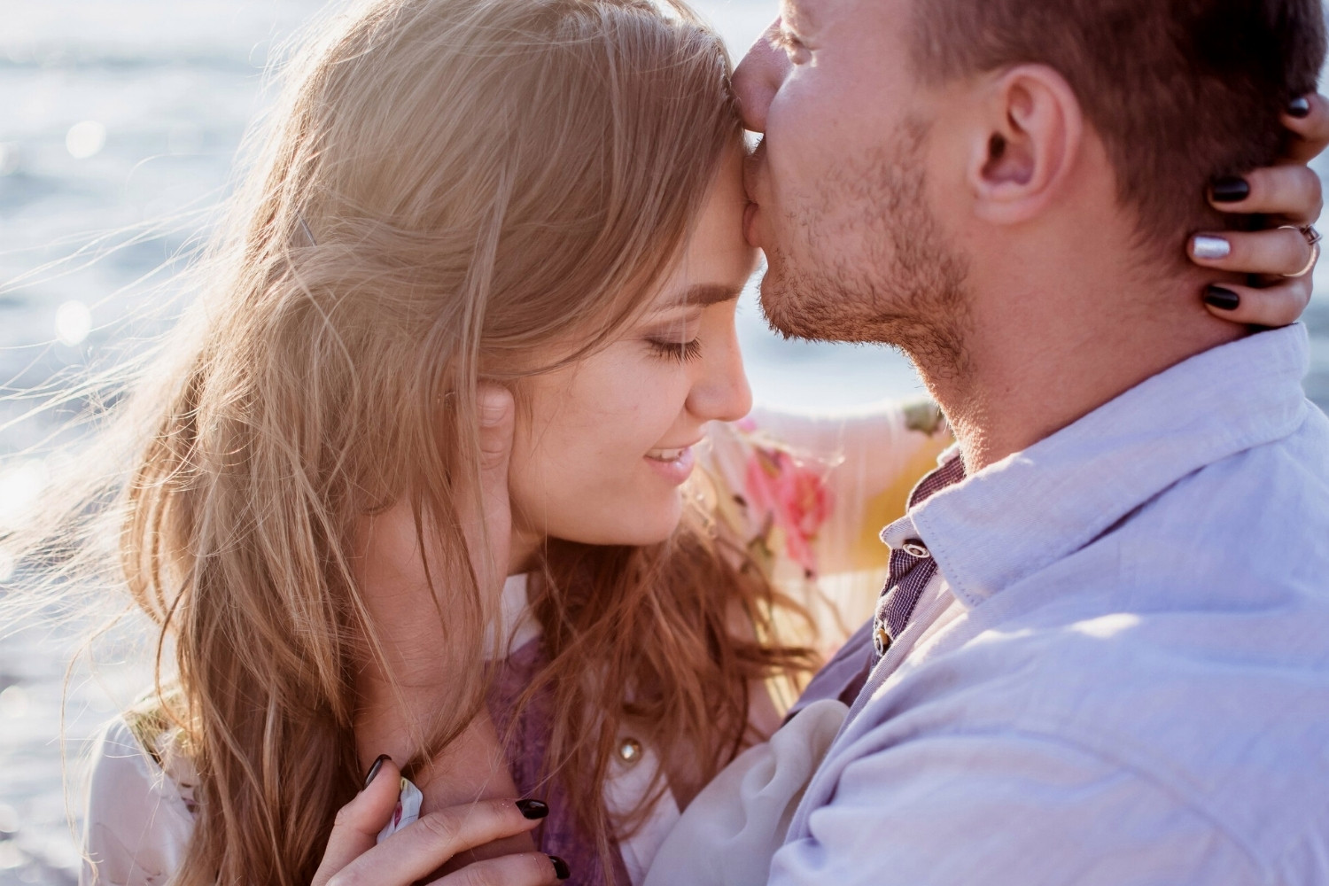 Do Narcissists Enjoy Kissing? (According to 4 Experts)