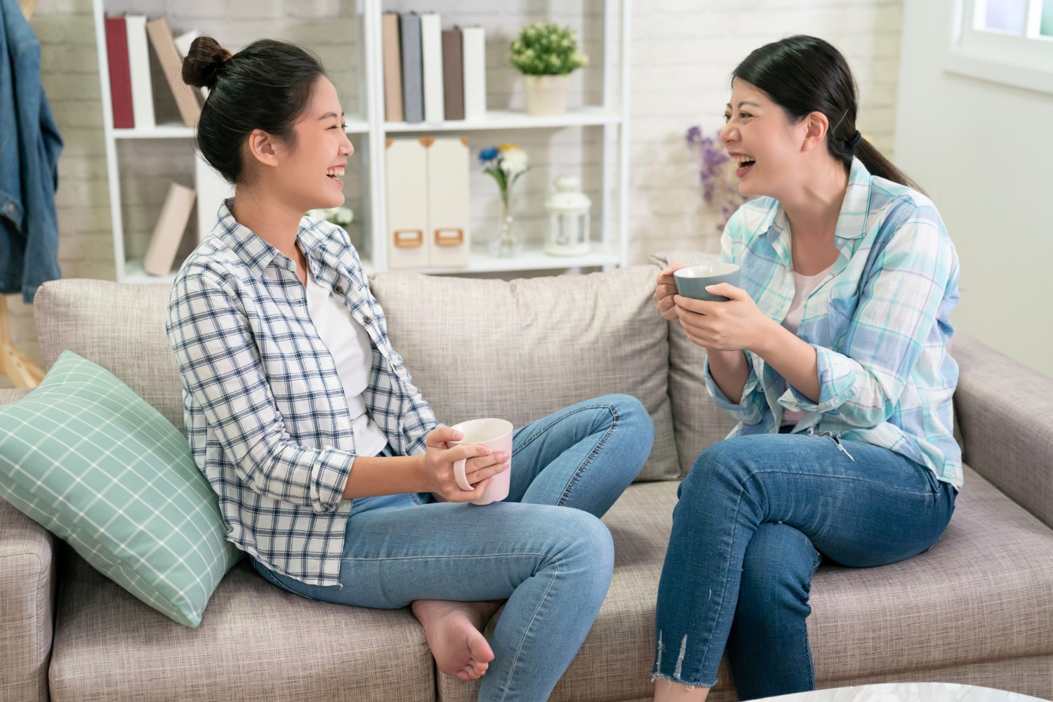 140 Smart Questions to Ask a Potential Roommate